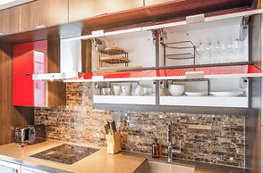 Entertainment District Suites & Towers Toronto