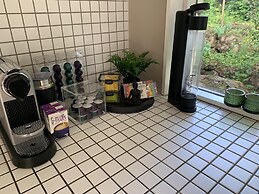 Great 8 Person House, Reykjavik, Free use of Car!