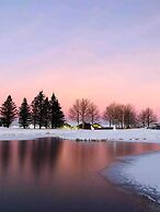 Great 8 Person House, Reykjavik, Free use of Car!