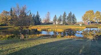 Great 8 Person House, Reykjavik, Free use of Car!