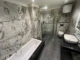 Hotel Majestic Grand By MNG Rooms