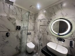 Hotel Majestic Grand By MNG Rooms