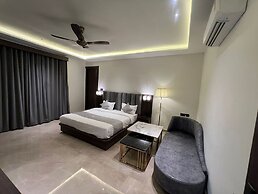 Hotel Majestic Grand By MNG Rooms
