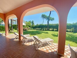 Garden Retreat by the sea on Albarella