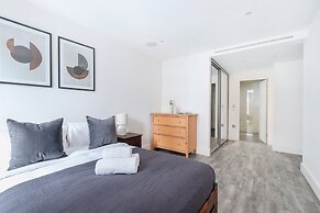 Charming 2BR 2BA Near Tower Bridge