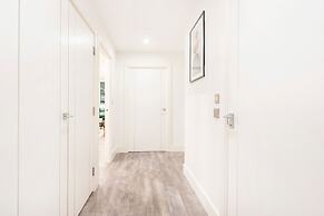 Charming 2BR 2BA Near Tower Bridge