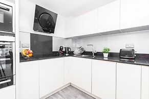 Charming 2BR 2BA Near Tower Bridge