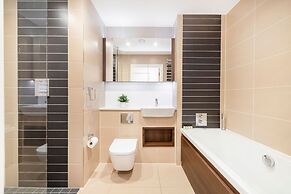 Charming 2BR 2BA Near Tower Bridge