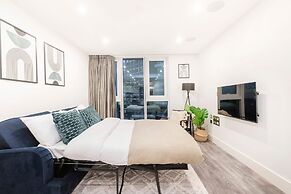 Charming 2BR 2BA Near Tower Bridge