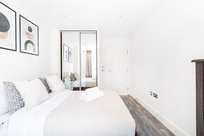 Charming 2BR 2BA Near Tower Bridge