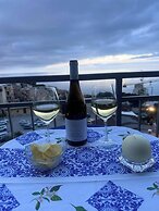 Seafront House Le Finestre Sul Mare With Balcony