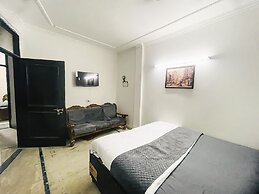 Roomshala 170 Hotel Aura