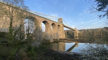 Beautiful, Private Farm Cottage in Anglesey