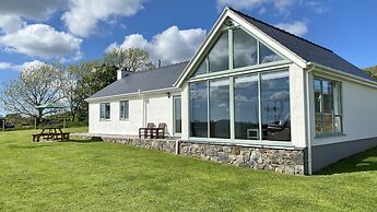 Beautiful, Private Farm Cottage in Anglesey