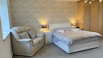 Beautiful, Private Farm Cottage in Anglesey