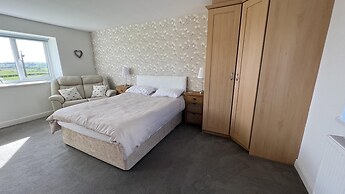 Beautiful, Private Farm Cottage in Anglesey