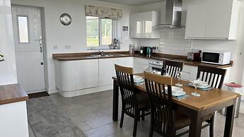 Beautiful, Private Farm Cottage in Anglesey