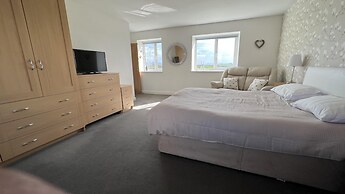 Beautiful, Private Farm Cottage in Anglesey