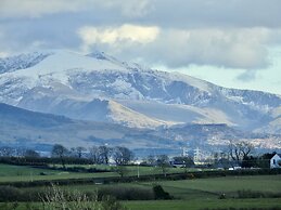 Beautiful, Private Farm Cottage in Anglesey