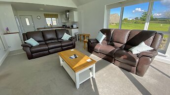 Beautiful, Private Farm Cottage in Anglesey