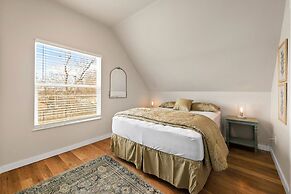 Bright and Stylish Home Great Central Location!