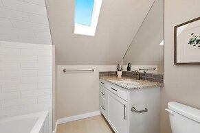 Bright and Stylish Home Great Central Location!