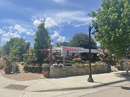 Bright and Stylish Home Great Central Location!