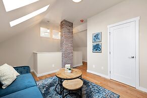 Bright and Stylish Home Great Central Location!