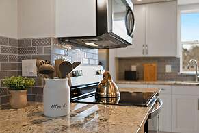 Bright and Stylish Home Great Central Location!