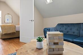 Bright and Stylish Home Great Central Location!