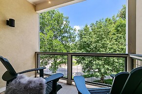 Quiet Urban Escape - Backs to Poudre River Trail