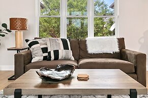 Quiet Urban Escape - Backs to Poudre River Trail