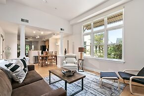 Quiet Urban Escape - Backs to Poudre River Trail