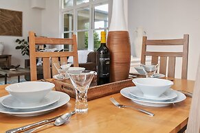 Quiet Urban Escape - Backs to Poudre River Trail