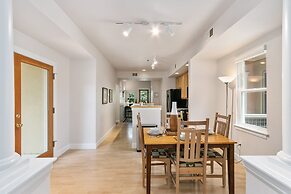 Quiet Urban Escape - Backs to Poudre River Trail