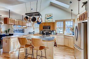 Brilliant Posh Home - Backs to Poudre River Trail