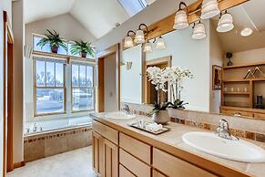 Brilliant Posh Home - Backs to Poudre River Trail