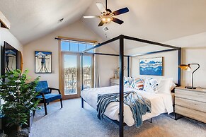 Brilliant Posh Home - Backs to Poudre River Trail