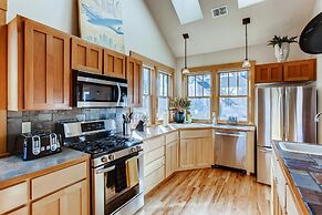 Brilliant Posh Home - Backs to Poudre River Trail