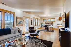 Brilliant Posh Home - Backs to Poudre River Trail