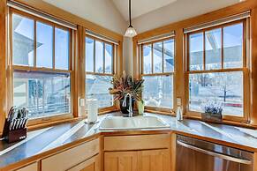 Brilliant Posh Home - Backs to Poudre River Trail