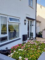 Serenity Holiday Let in South Chard