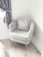 Serenity Holiday Let in South Chard