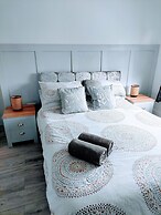 Serenity Holiday Let in South Chard