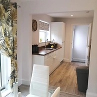 Serenity Holiday Let in South Chard