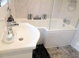 Serenity Holiday Let in South Chard