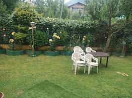 Goroomgo Park Paradise Manali