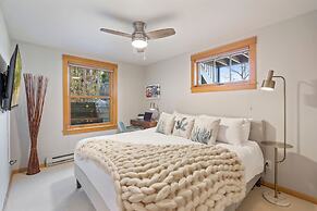 Sleek Condo - Near Park, Poudre River and Old Town