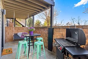 Sleek Condo - Near Park, Poudre River and Old Town