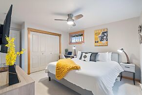 Sleek Condo - Near Park, Poudre River and Old Town